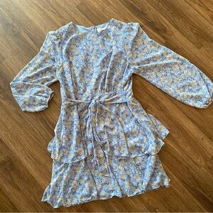 Forever 21 + floral long sleeve mini dress size 1X. Zipper‎ back with waist tie